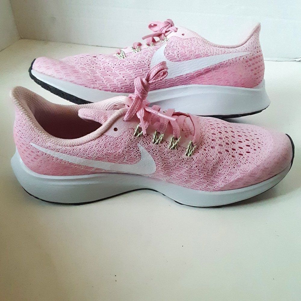 Nike Air Zoom Big Girl size 7Y Pink Sneaker